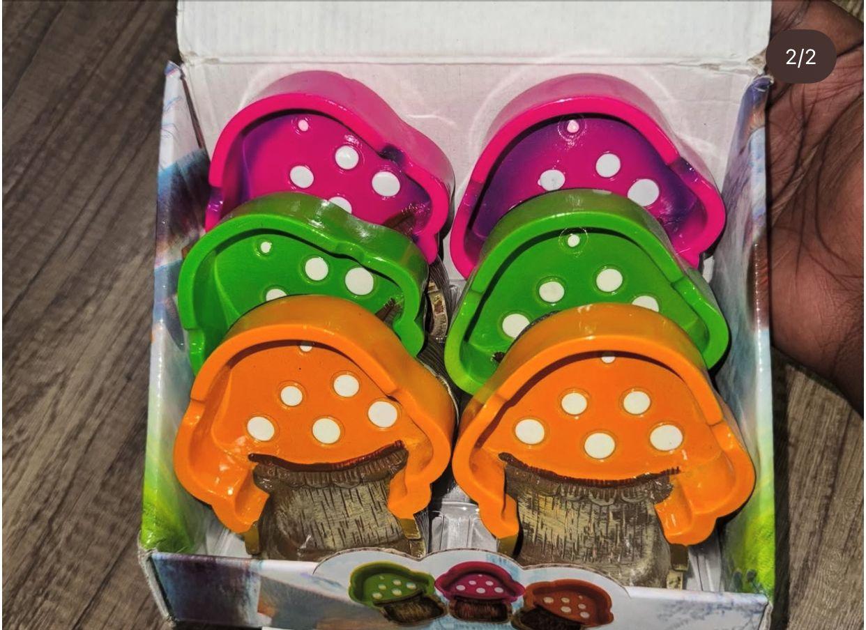 Mushroom Shaped Plastic Ashtray – Colorful & Durable