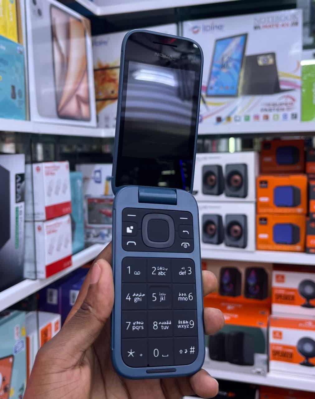 Classic Flip Phone – Durable Feature Phone with Keypad